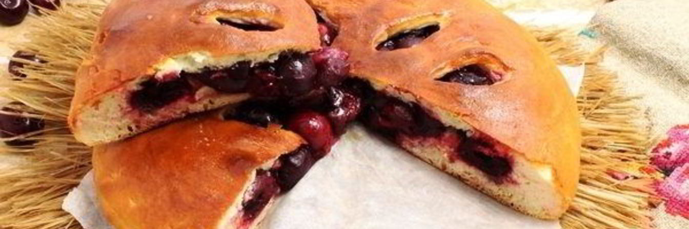 Осетинский пирог с вишней