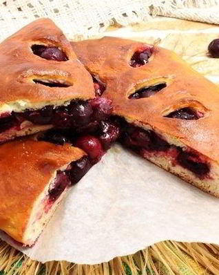 Осетинский пирог с вишней