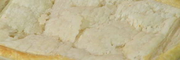 открытый пирог с цукини и козьим сыром