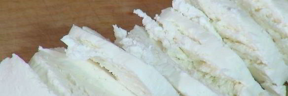 открытый пирог с цукини и козьим сыром