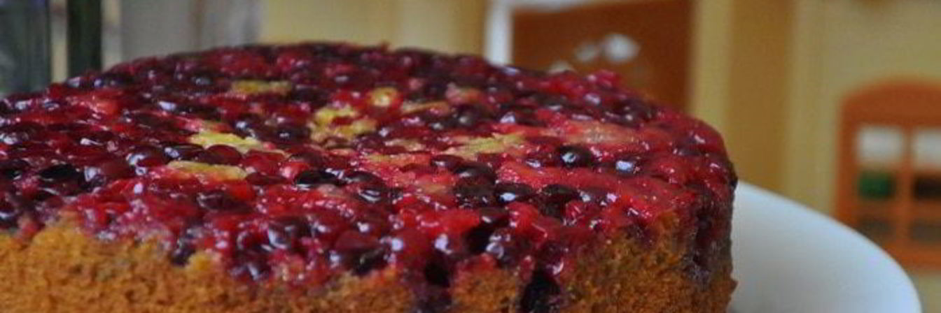 Перевернутый тыквенный пирог с клюквой