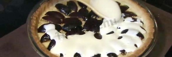 песочный пирог со сметанной заливкой со сливами