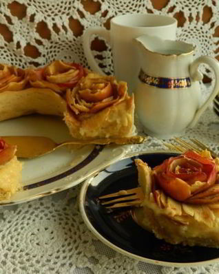 Пирог-кольцо с яблочными розами