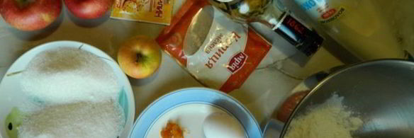 пирог-кольцо с яблочными розами