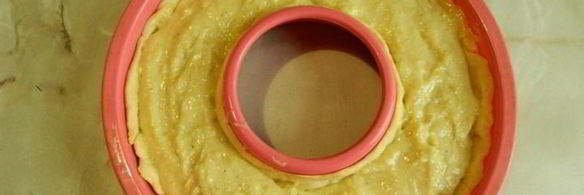 пирог-кольцо с яблочными розами