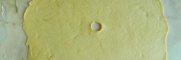 пирог-кольцо с яблочными розами