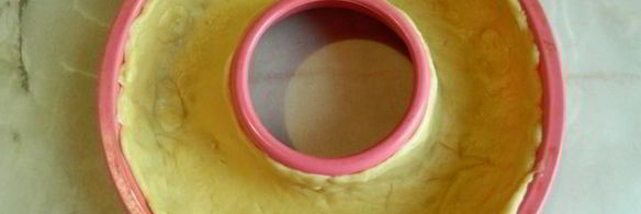 пирог-кольцо с яблочными розами