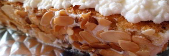 пирог с абрикосами и взбитыми сливками