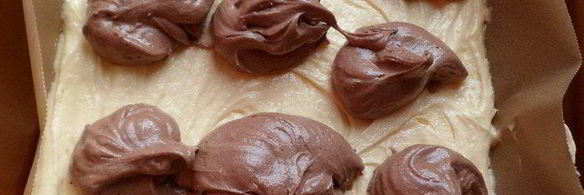 пирог с абрикосами и взбитыми сливками