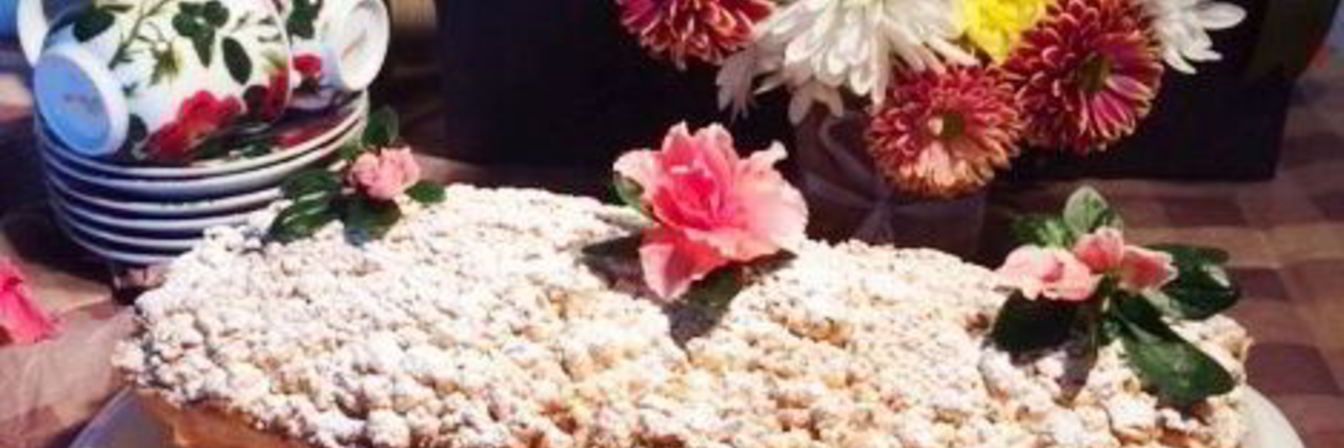 Пирог с фаршированными яблоками