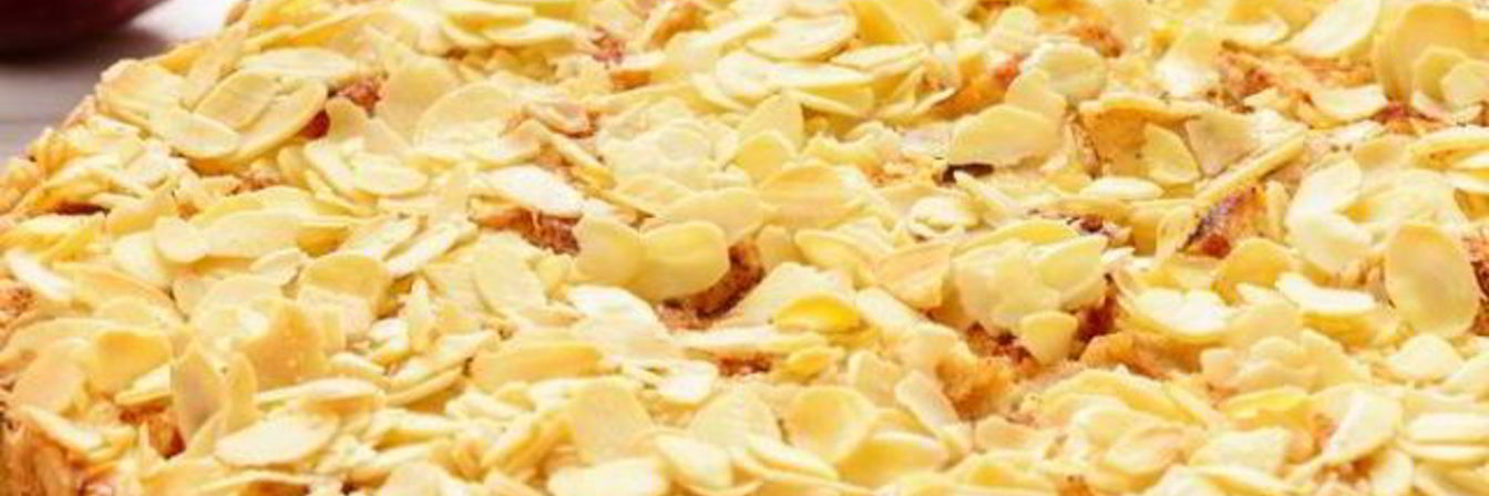 Пирог с грушей и персиком