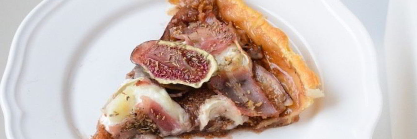 Пирог с инжиром и козьим сыром