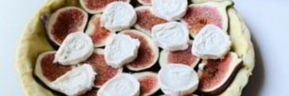 пирог с инжиром и козьим сыром