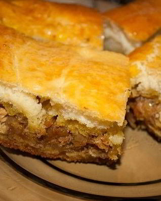 Пирог с капустой и рыбной консервой