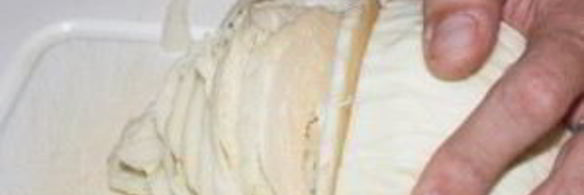 пирог с капустой и рыбной консервой