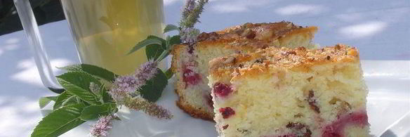 пирог с малиной и орехами