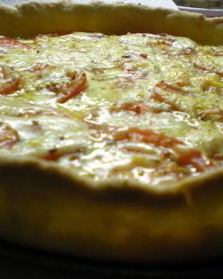 Пирог с помидорами и сыром