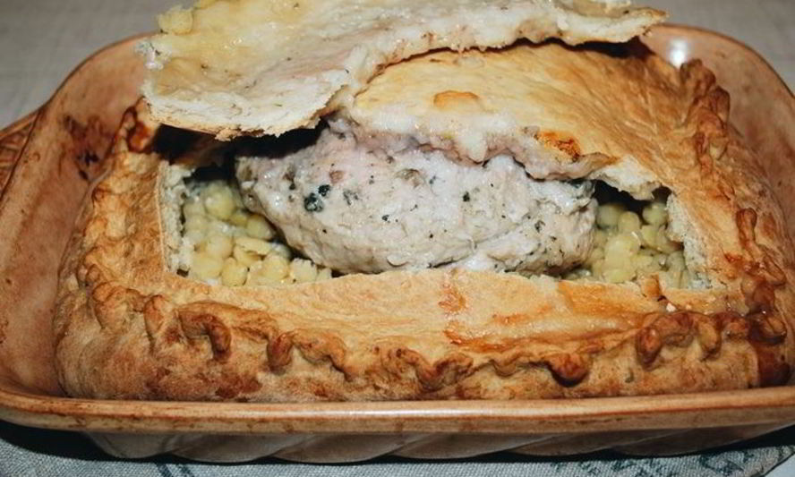Рецепт пирога с томленым мясом и горохом