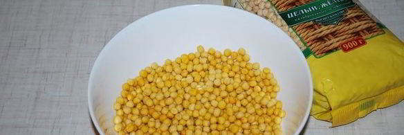 пирог с томленым мясом и горохом