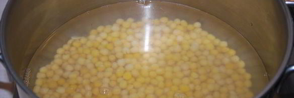 пирог с томленым мясом и горохом