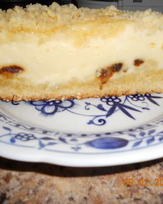 Пирог с творогом и изюмом