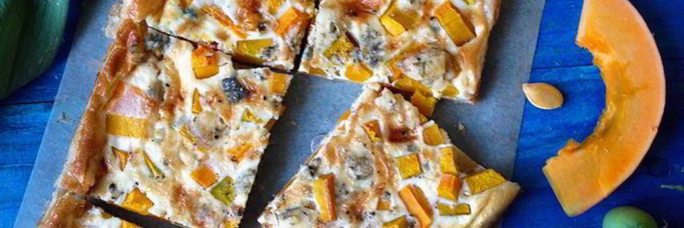 Пирог с тыквой и голубым сыром