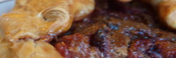 пирог со сливами в карамельной заливке