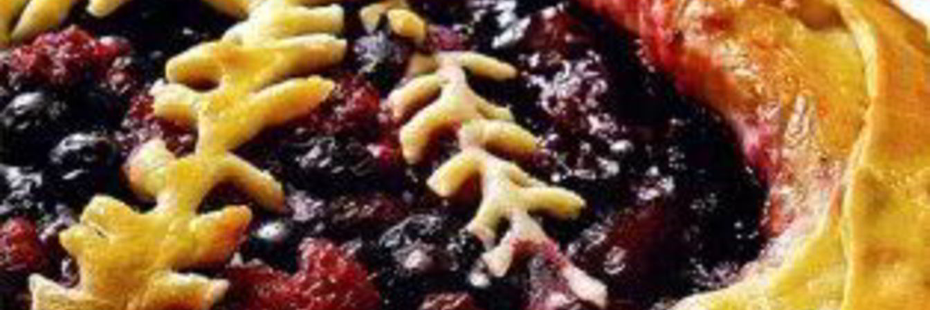 Пирог со свежими ягодами