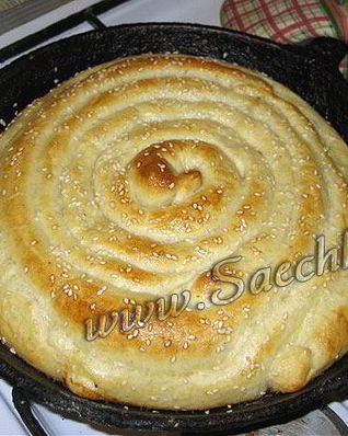 Пирог Улитка с сыром из слоеного теста