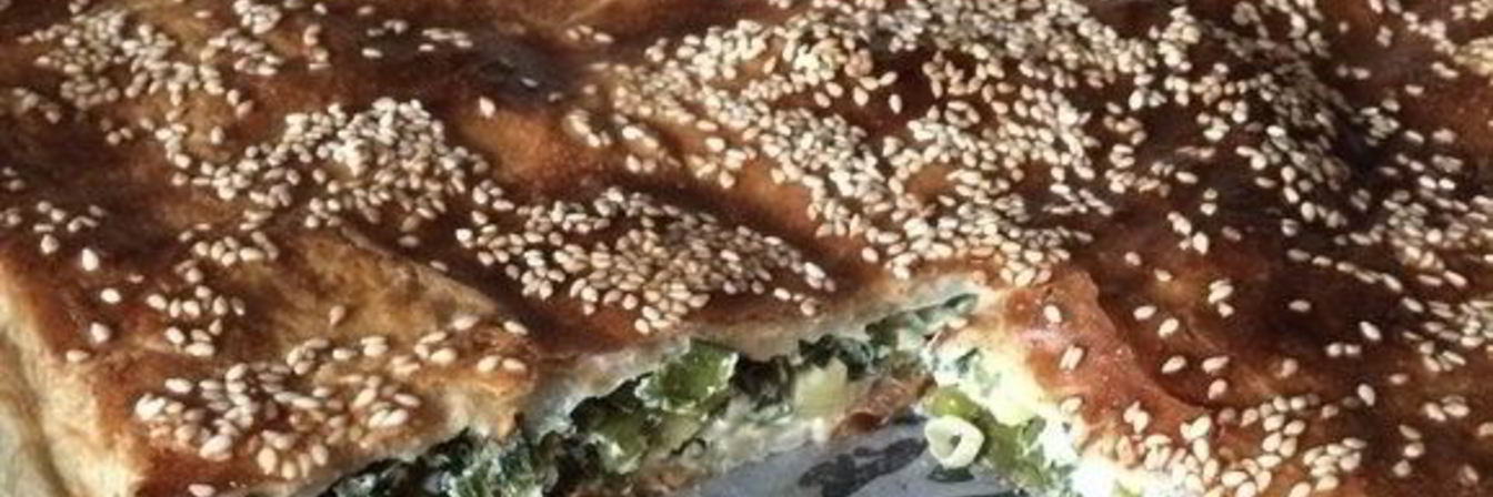 Слоеный пирог с яйцом и зеленым луком