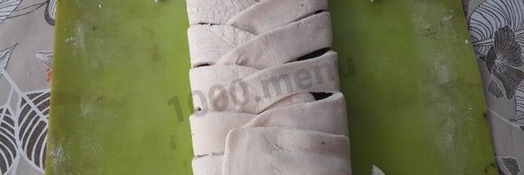 слойка с шоколадкой