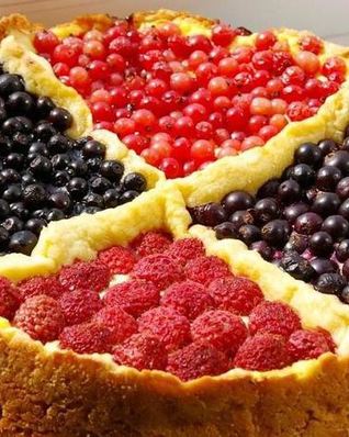 Творожный пирог Четыре ягоды