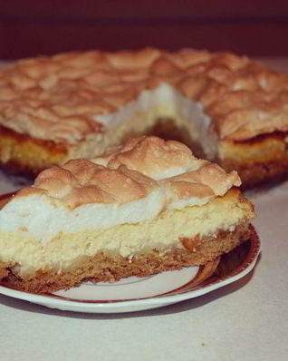 Творожный пирог с меренгой