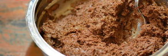 вегетарианский шоколадный пирог со сливой