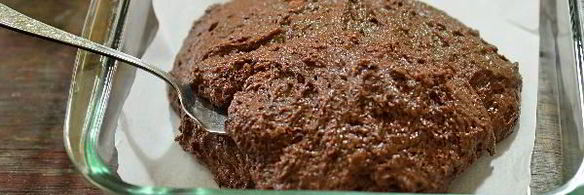 вегетарианский шоколадный пирог со сливой