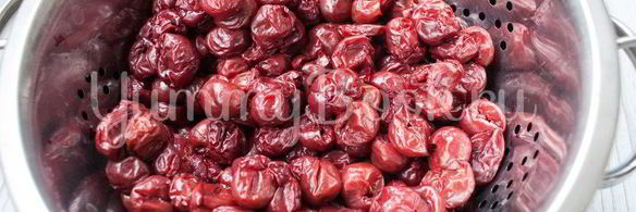 быстрые дрожжевые пирожки с вишней