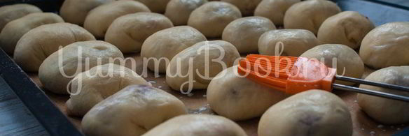 быстрые дрожжевые пирожки с вишней