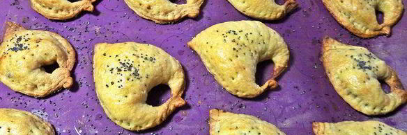 мясные пирожки из хрустящего теста