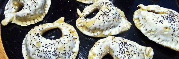 мясные пирожки из хрустящего теста