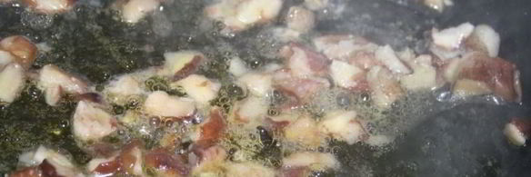 печеные пирожки с картофелем и маслятами