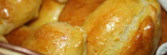 печеные пирожки с картофелем и маслятами