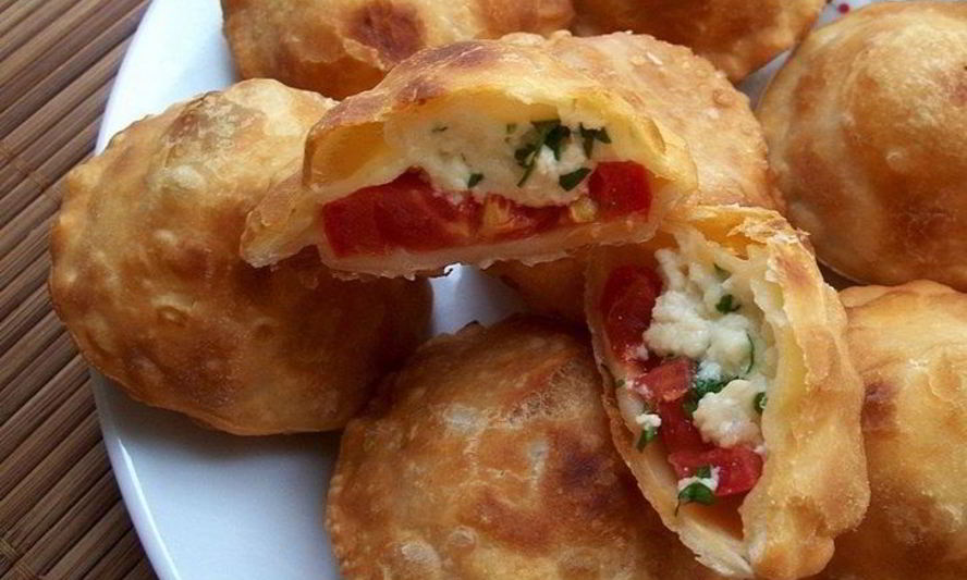 Рецепт пирожков бомбочки с помидорами