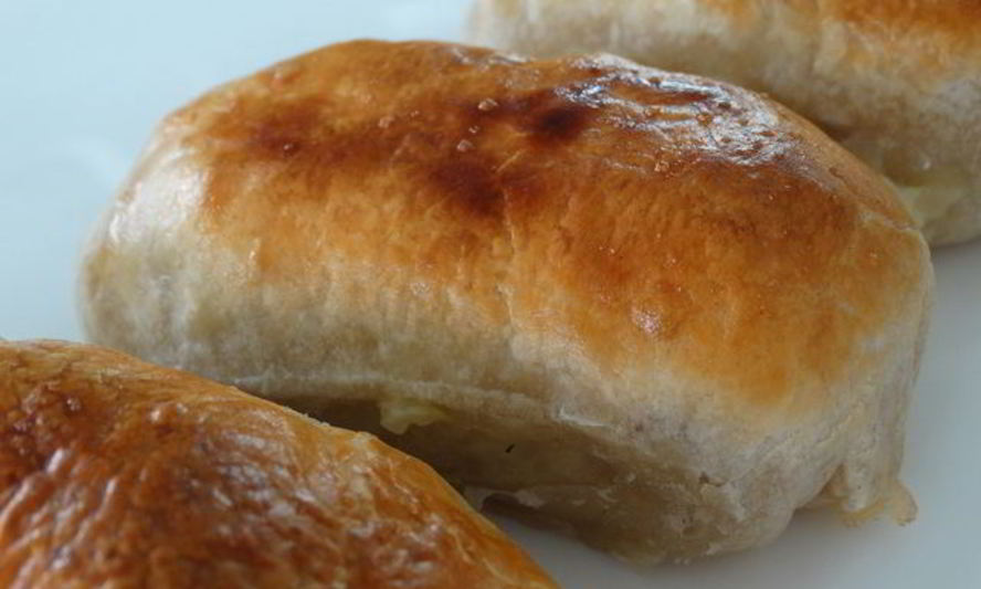 Рецепт пирожков из готового слоёного теста