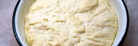 пирожки на кефире без яиц с домашним яблочным вареньем с корицей