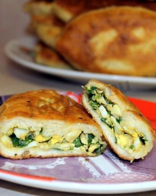 Пирожки на кефире с зеленым луком и яйцом