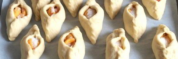 пирожки с абрикосами в духовке