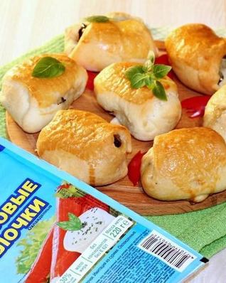 Пирожки с крабовыми палочками и баклажаном