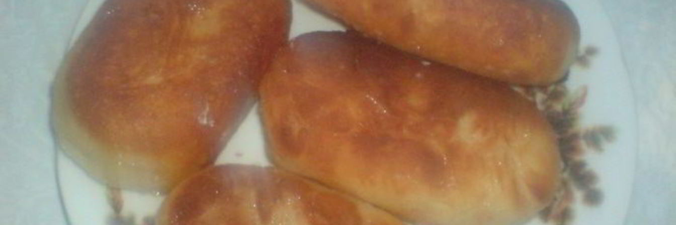 Пирожки с мясом, рисом и паприкой