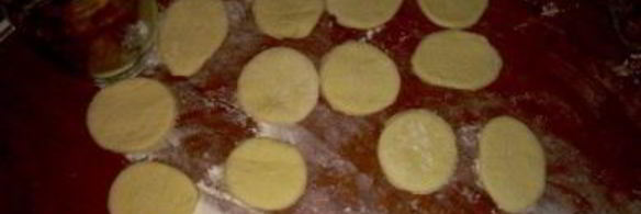 пирожки с повидлом на сковороде