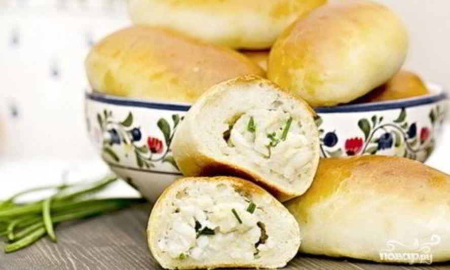 Рецепт пирожков с рисом и луком